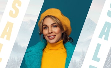 Eine Frau, neben ihr der Schriftzug Sale